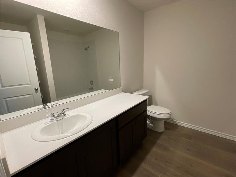 Furnished interior view inside a new home in Elevon, Lavon (Image 7).