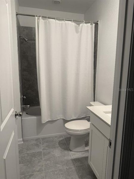 Furnished interior view inside a new home in , Davenport (Image 6).