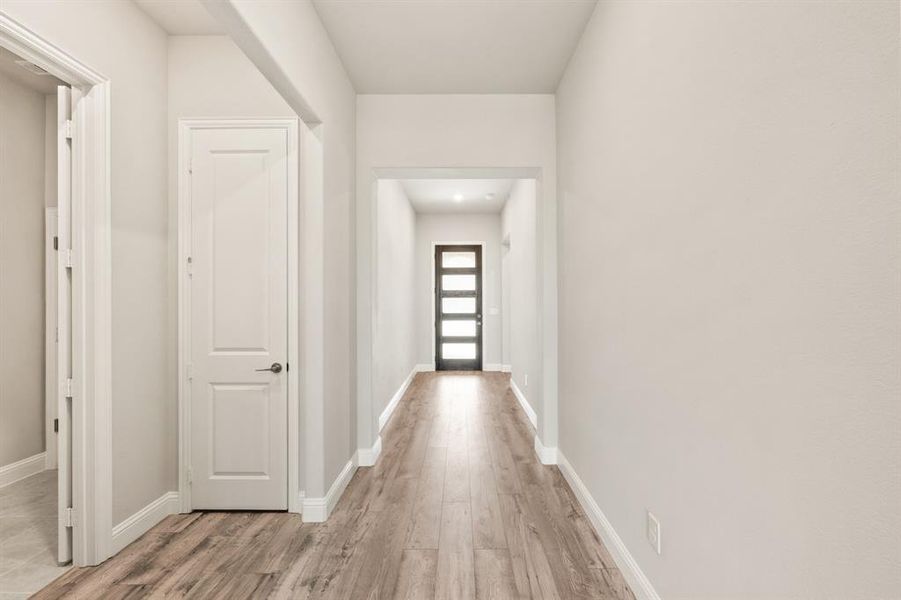 Spacious, unfurnished interior of a new home in Creekview Meadows, Pilot Point (Image 27).