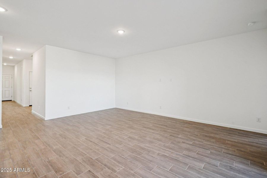 5-web-or-mls-W Moeller Rd-S2111-005