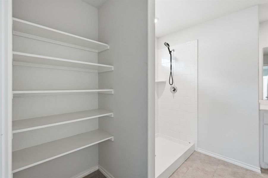 Spacious, unfurnished interior of a new home in , Fort Worth (Image 28).