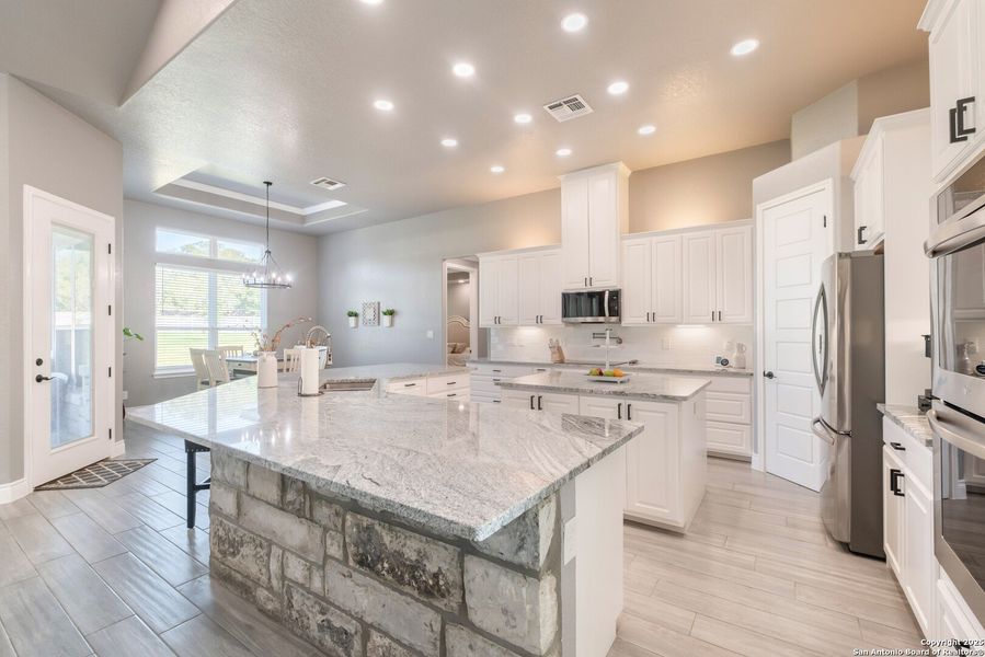 Furnished interior view inside a new home in , La Vernia (Image 38). Furnished interior view inside a new home in , La Vernia (Image 38).