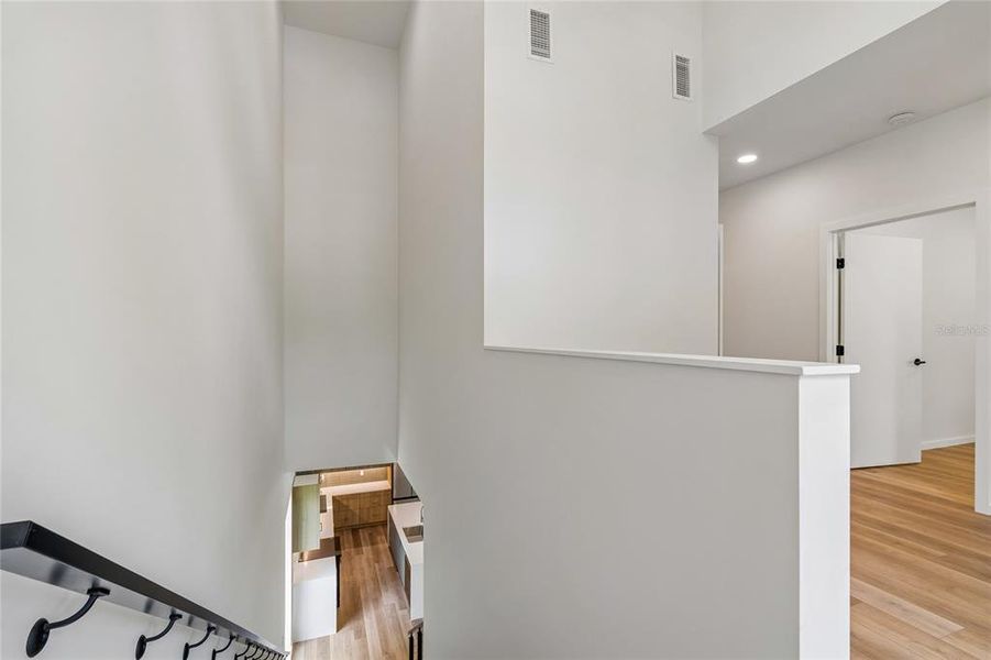 Spacious, unfurnished interior of a new home in , Tampa (Image 67).