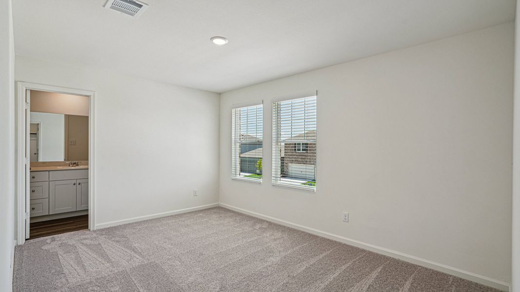 Representative unfurnished interior of a home built from the Pioneer by Starlight Homes in Sunrise at Arbor Ridge, La Vergne (Image 31).
