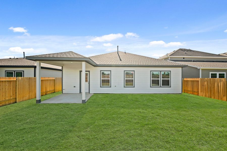 Exterior details and patio area of a home in Magnolia Springs, Montgomery (Image 16).