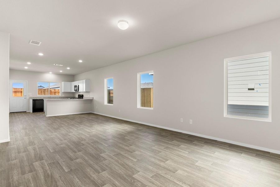 Spacious, unfurnished interior of a new home in Hymeadow, Maxwell (Image 25).