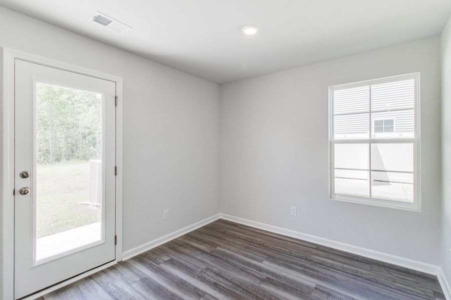 Spacious, unfurnished interior of a new home in Haynes Park, Columbia (Image 18).