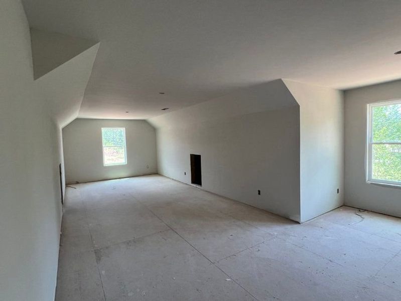 Spacious, unfurnished interior of a new home in Highgate, Newnan (Image 13).