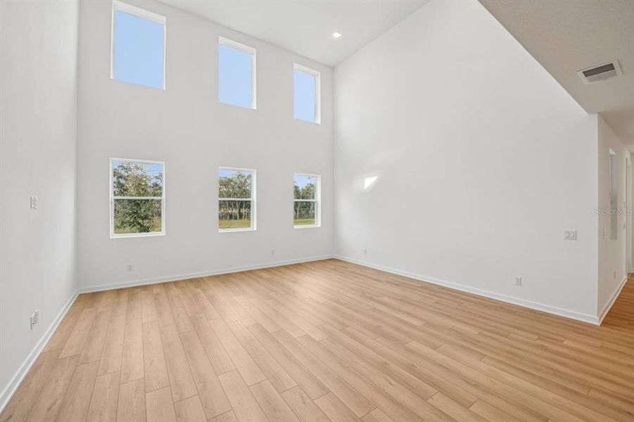 Spacious, unfurnished interior of a new home in Northlake Traditional, Winter Garden (Image 48). Spacious, unfurnished interior of a new home in Northlake Traditional, Winter Garden (Image 48).