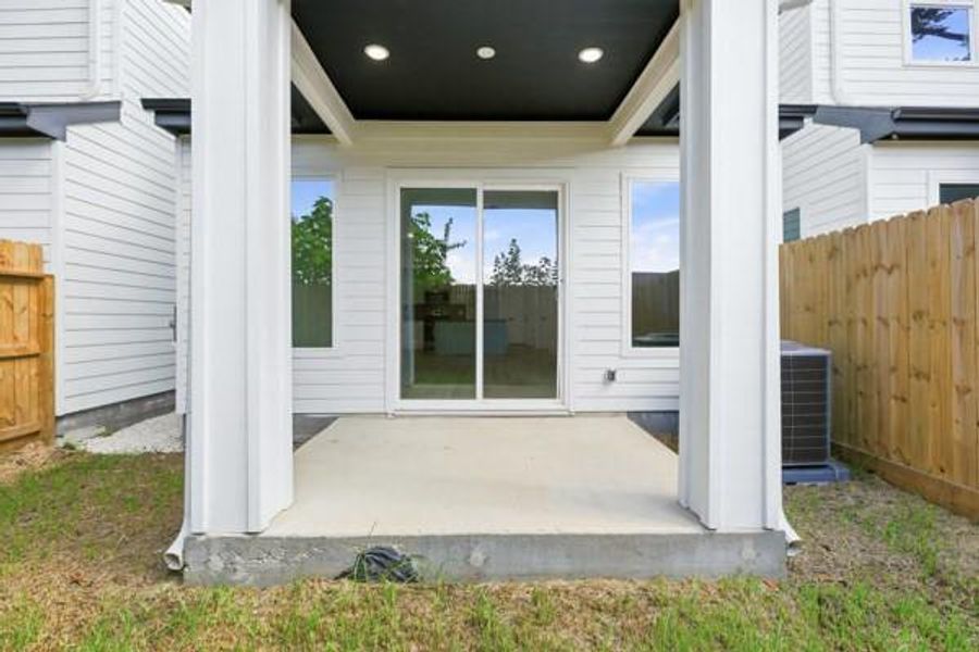 Exterior details and patio area of a home in , Houston (Image 15).