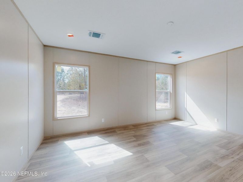 Spacious, unfurnished interior of a new home in , Keystone Heights (Image 37).
