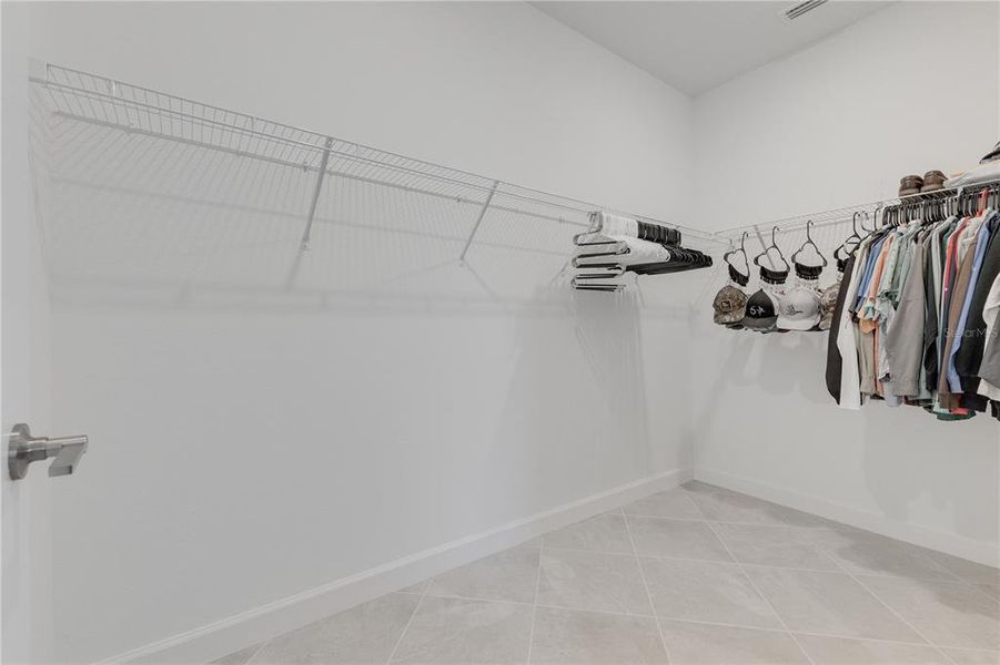 Spacious, unfurnished interior of a new home in , Alva (Image 22).