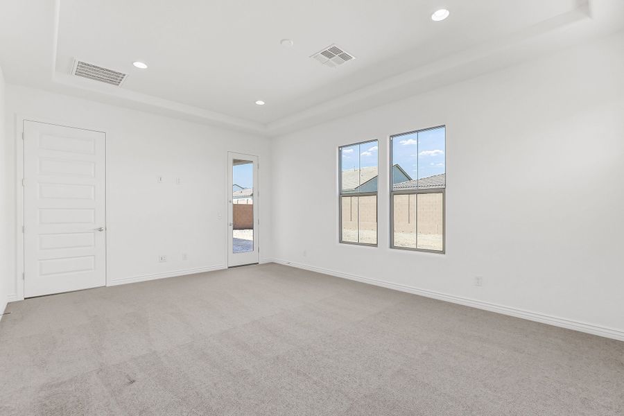 Spacious, unfurnished interior of a new home in Aloravita South, Peoria (Image 19).