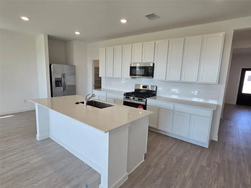 Furnished interior view inside a new home in Canterra Creek: Classic Collection, Rosharon (Image 6).