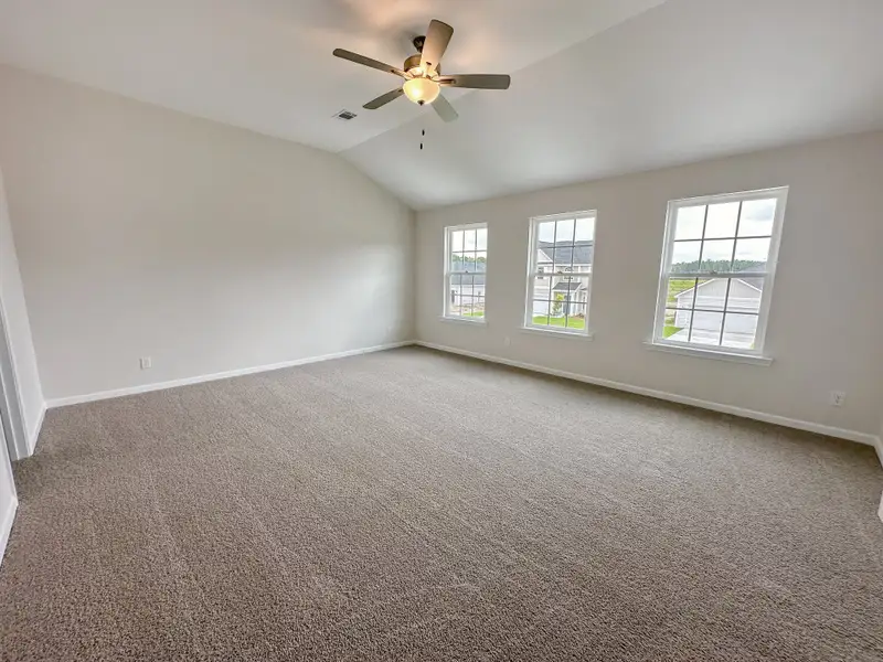 Spacious, unfurnished interior of a new home in Tranquil South, Hinesville (Image 17).