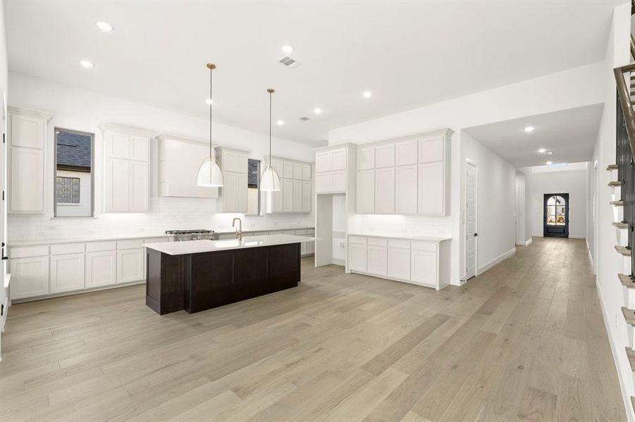 22. 4711 Belo - Dining (3)