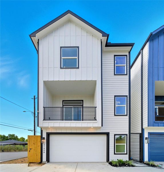 Front exterior of a new home in , Houston, TX, highlighting curb appeal (Image 1).