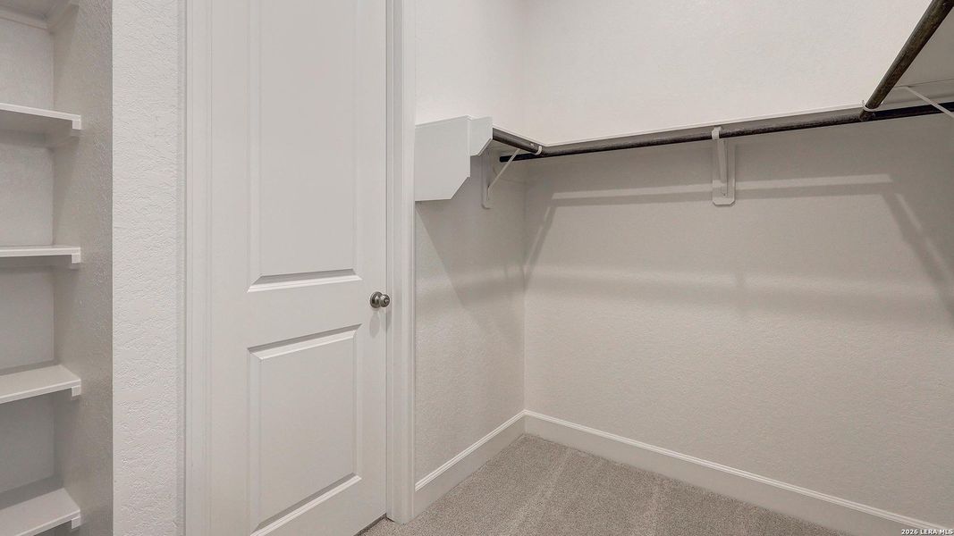 Spacious, unfurnished interior of a new home in Ladera, San Antonio (Image 28).