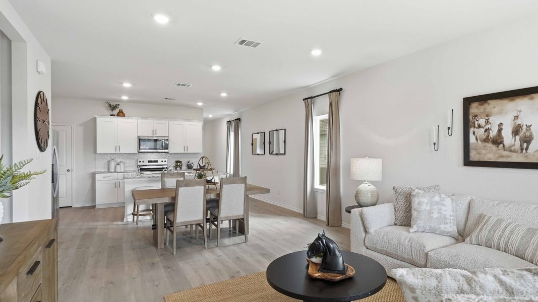 Representative furnished interior of a home built from the HANNA by D.R. Horton in Blaire Lake, Tyler (Image 17). Representative furnished interior of a home built from the HANNA by D.R. Horton in Blaire Lake, Tyler (Image 17).