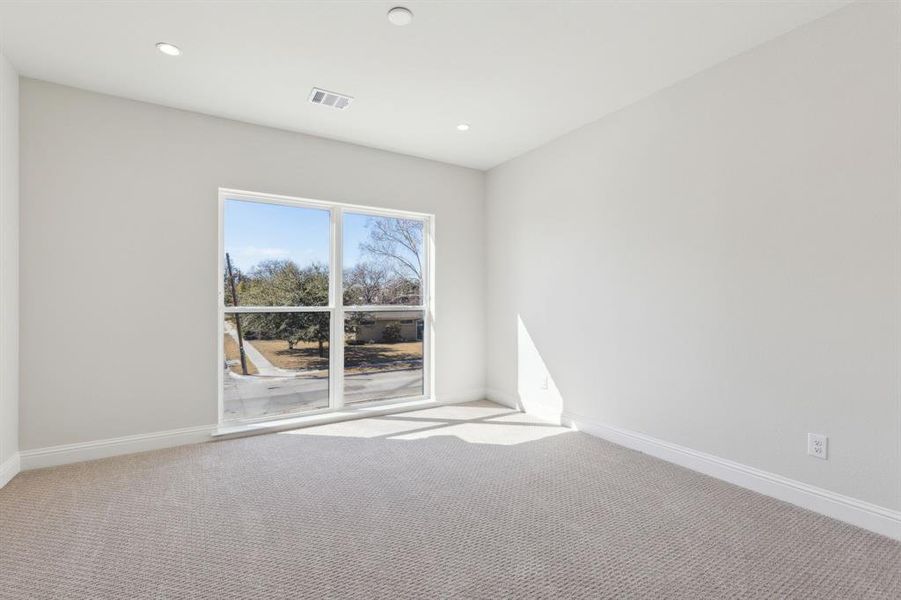 Spacious, unfurnished interior of a new home in , Dallas (Image 22).