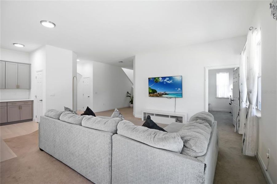 Furnished interior view inside a new home in Blue Diamond , Orlando (Image 38).