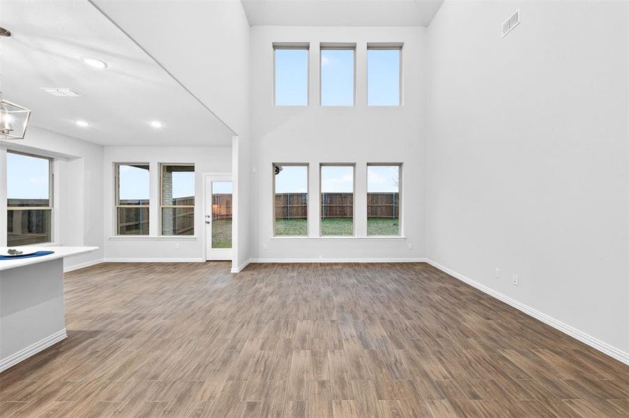 Spacious, unfurnished interior of a new home in Lily Creek at Sutton Fields, Aubrey (Image 28).