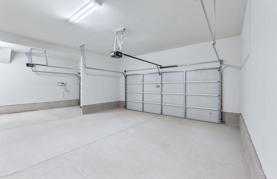 Spacious, unfurnished interior of a new home in Sun City Texas, Georgetown (Image 13). Spacious, unfurnished interior of a new home in Sun City Texas, Georgetown (Image 13).