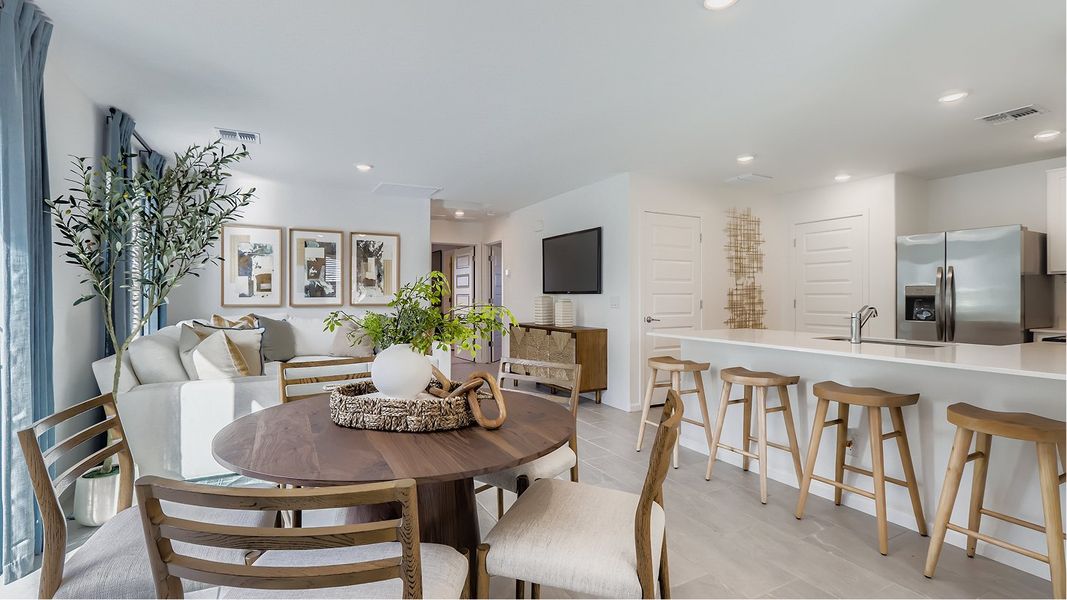 2557 Heather Dining 2of3 F1