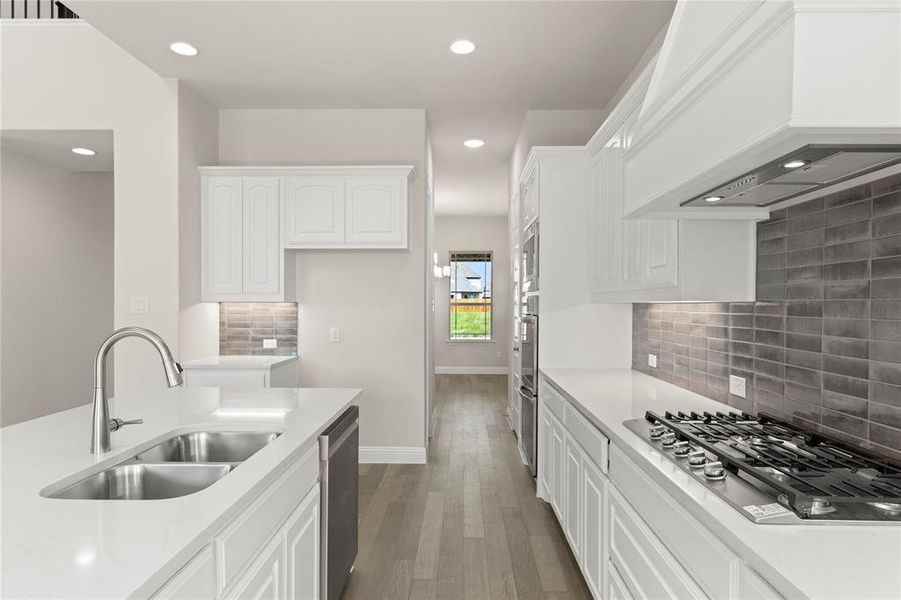 Furnished interior view inside a new home in River Ranch, Van Alstyne (Image 9).