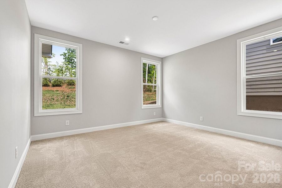 Spacious, unfurnished interior of a new home in Cresswind Charlotte, Charlotte (Image 24).