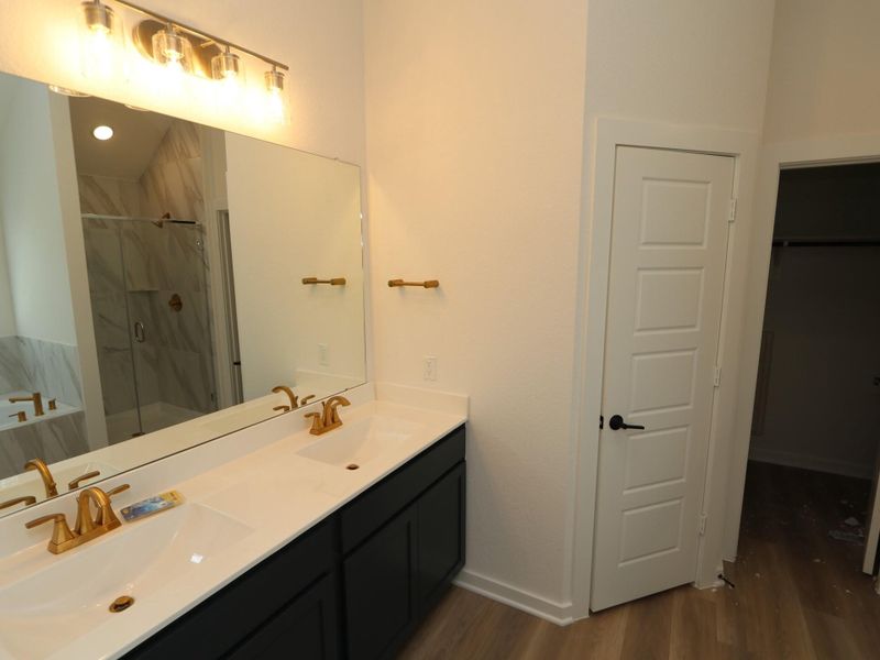 Furnished interior view inside a new home in Miller's Pond, Rosenberg (Image 5).