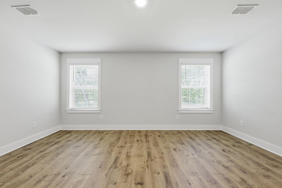 Spacious, unfurnished interior of a new home in , Charleston (Image 32).