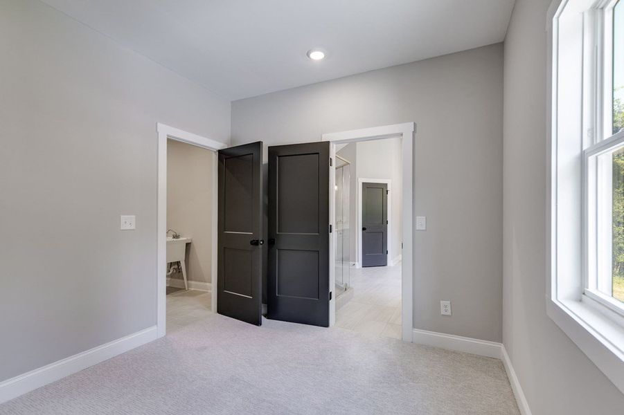 Spacious, unfurnished interior of a new home in Harmon Springs, Carrollton (Image 40).