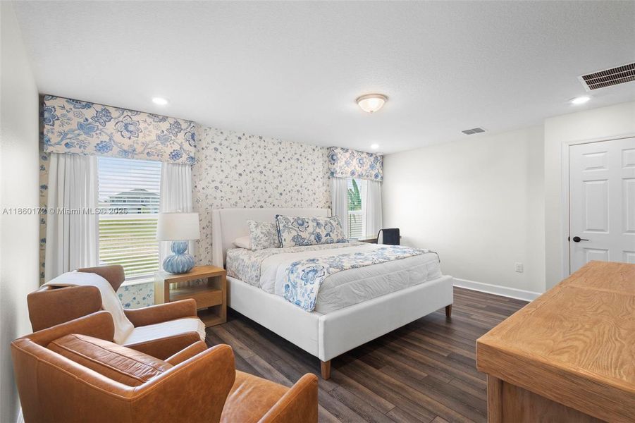 Furnished interior view inside a new home in , Davenport (Image 7).