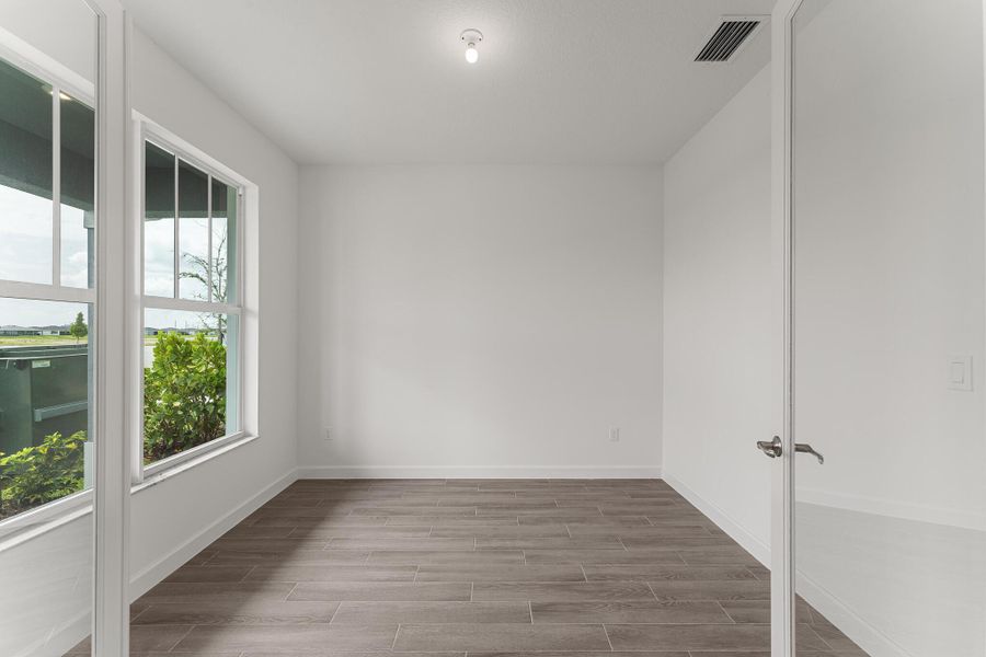 Spacious, unfurnished interior of a new home in , Port St. Lucie (Image 12).