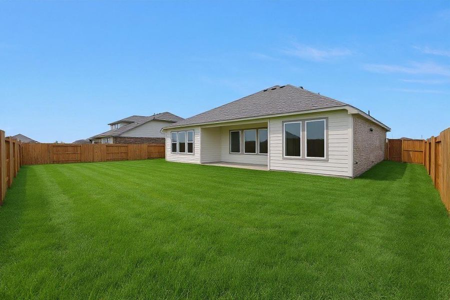 Exterior details and patio area of a home in Lago Mar, Texas City (Image 26).