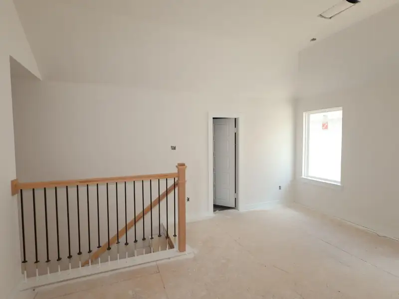 Spacious, unfurnished interior of a new home in Sorella, Tomball (Image 7). Spacious, unfurnished interior of a new home in Sorella, Tomball (Image 7).