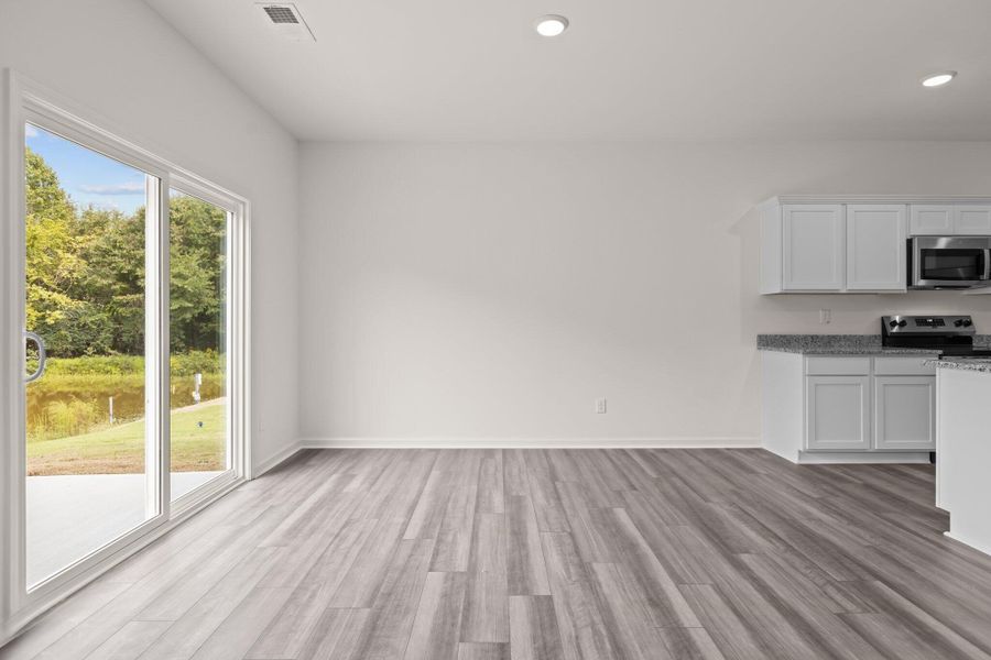 Representative unfurnished interior of a home built from the Hubble by Starlight Homes in Spring Grove, Aynor (Image 23).