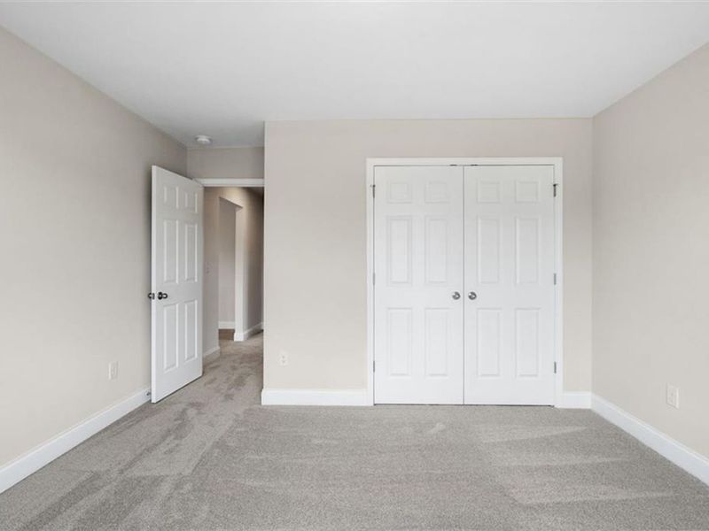 Spacious, unfurnished interior of a new home in Wehunt Meadows, Hoschton (Image 33).