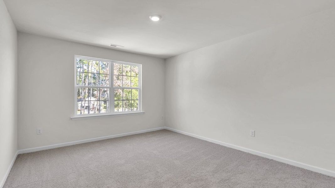 Spacious, unfurnished interior of a new home in Dail Farm, Farmville (Image 33).
