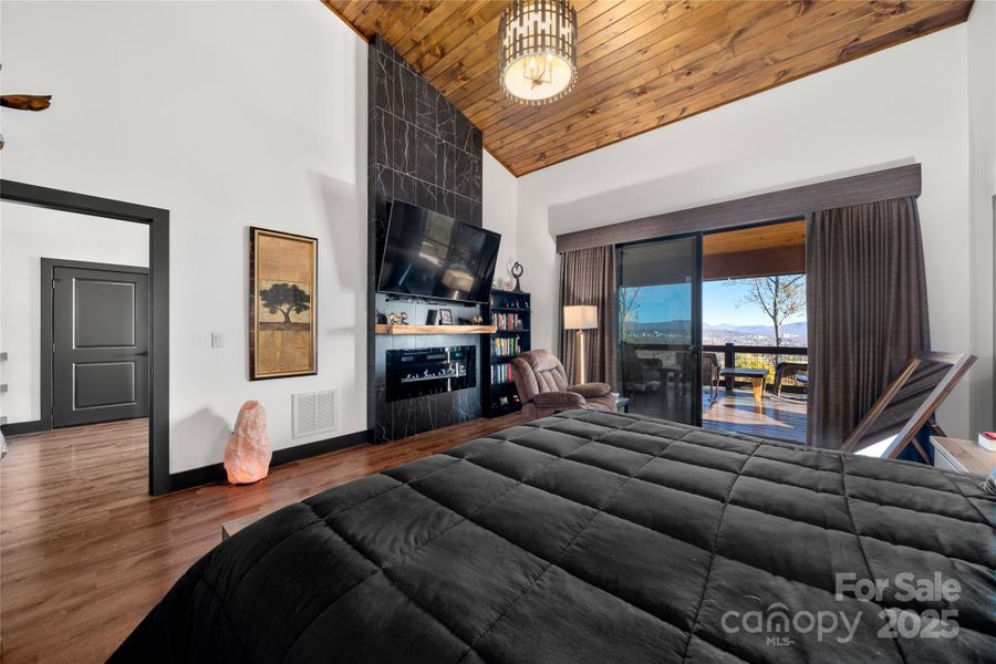 Furnished interior view inside a new home in , Asheville (Image 9).