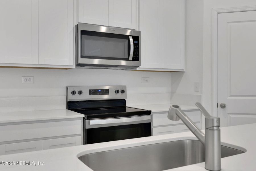 Image 26 of a home in Atlantis Pointe.