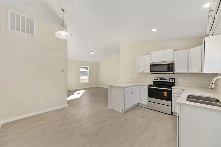 Furnished interior view inside a new home in , Ocala (Image 5).