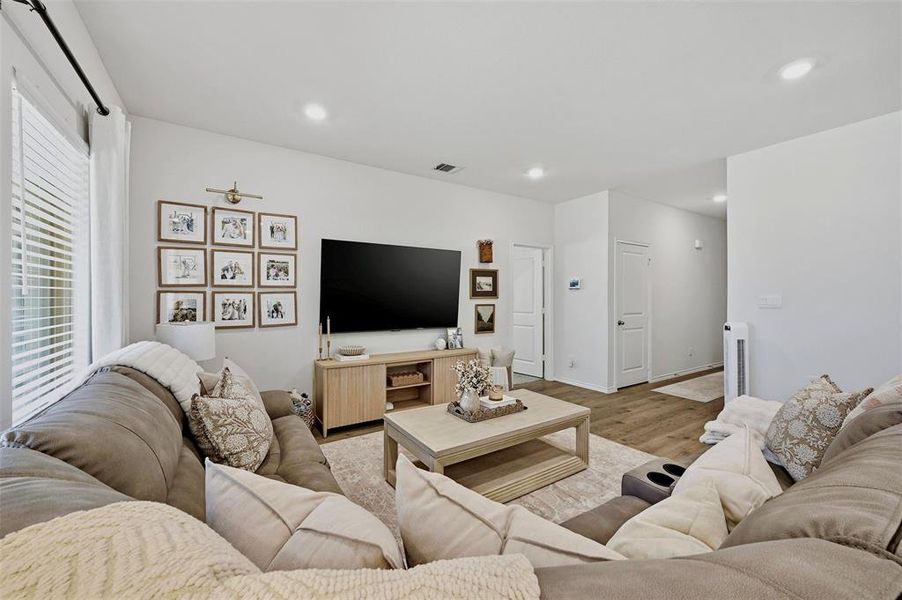 Furnished interior view inside a new home in Three Oaks, Sherman (Image 13).