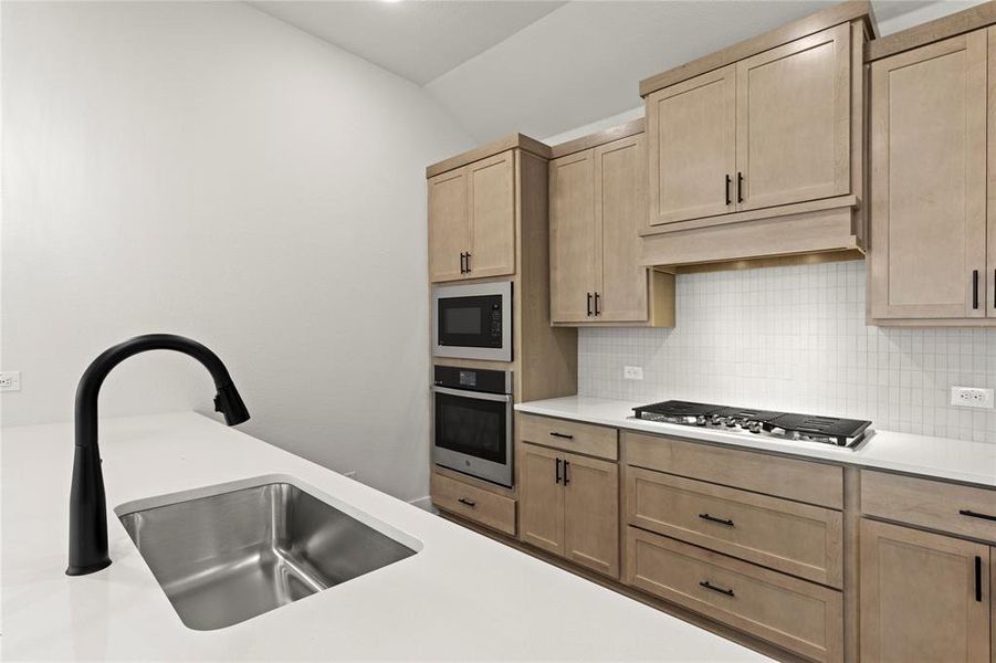 17. 3121 Eddington - Kitchen (4) 17. 3121 Eddington - Kitchen (4)