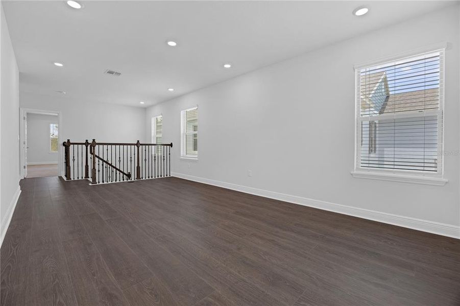 Spacious, unfurnished interior of a new home in Waterleigh, Winter Garden (Image 34).