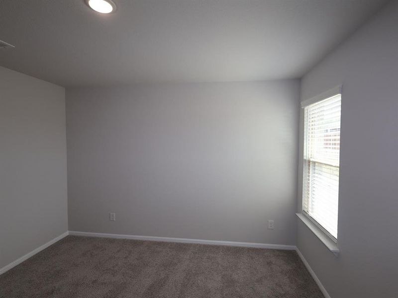 Spacious, unfurnished interior of a new home in Meadow Park, Denton (Image 16).