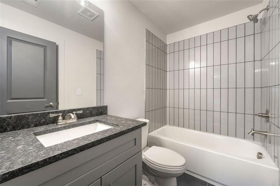 Furnished interior view inside a new home in Steeplechase, Hoschton (Image 12).