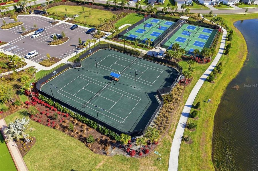 Community amenities in Star Farms at Lakewood Ranch, Lakewood Ranch (Image 54).
