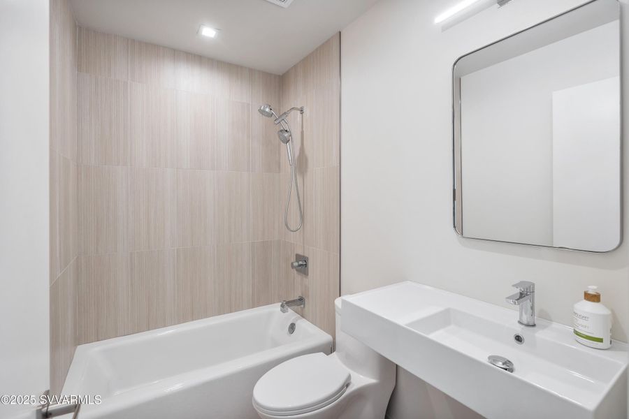 900UIG - 1773 900UIG - 1773